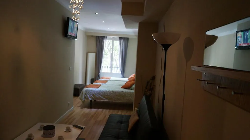 Good-Home Paseo De Gracia Barcellona 2*,